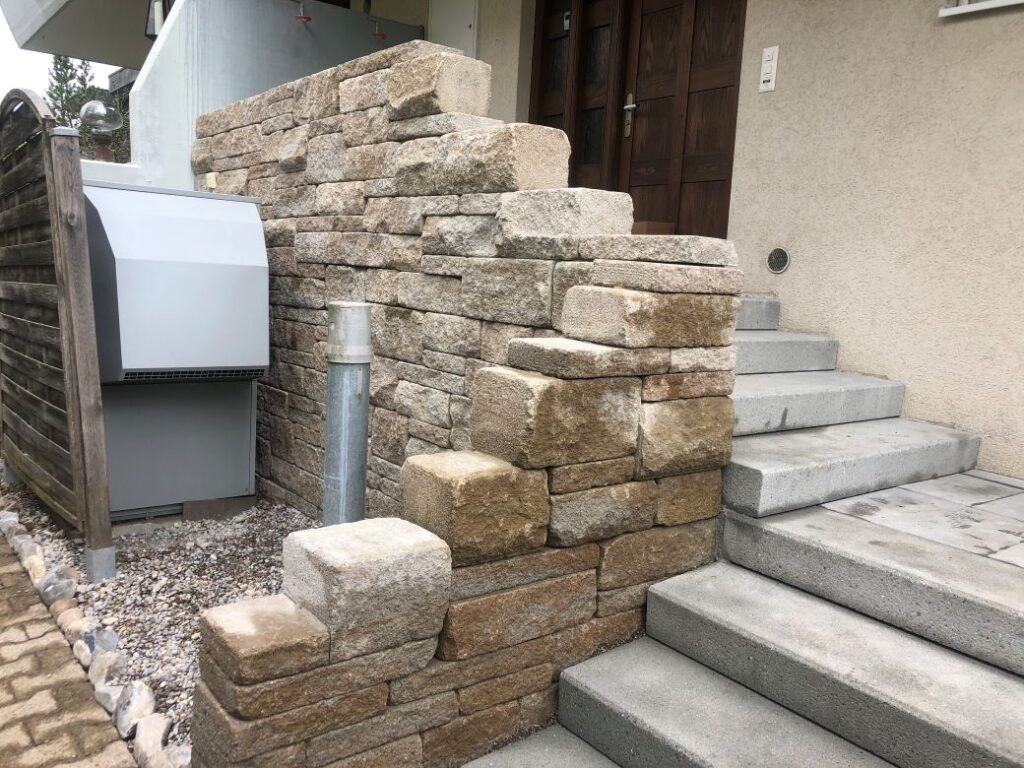 Schefers Garten GmbH Ostschweiz Landschaftsgärtner Treppe Aufgang Steinmauer