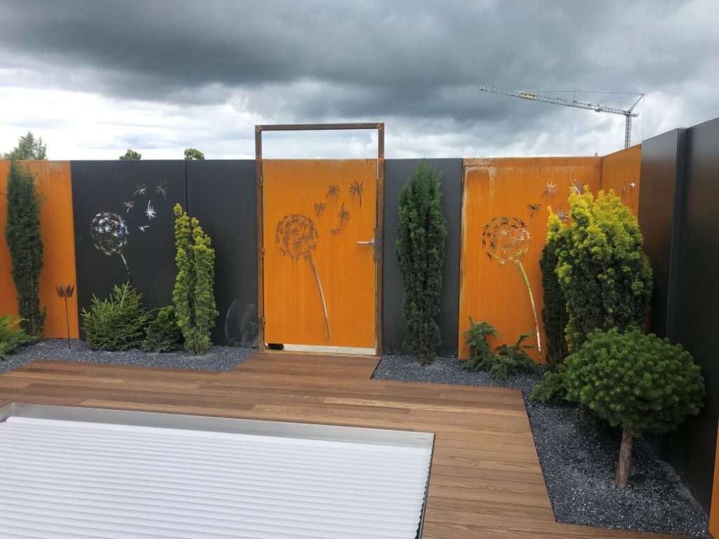 Schefers Garten Ostschweiz Gartenbau Neuanlage Poolabdeckung Sichtschutz