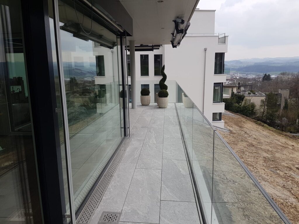 Schefers Garten Firmensitz Mettlen Ostschweiz Terrasse Platten