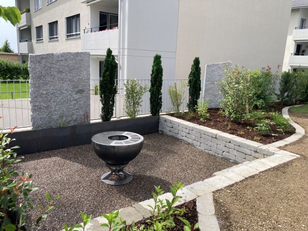 Schefers Garten Gartenbau Ostschweiz Neuanlage Sitzplatz Feuerstelle Feuerschale