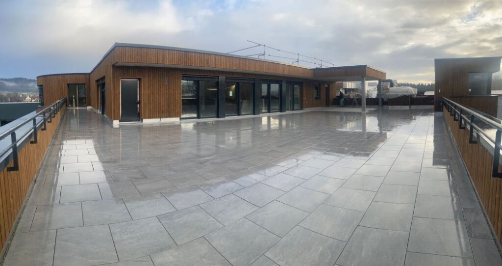 Schefers Garten Firmensitz Mettlen Ostschweiz Terrasse Platten